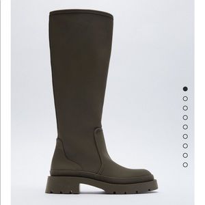 Low heel rubberized boots Zara